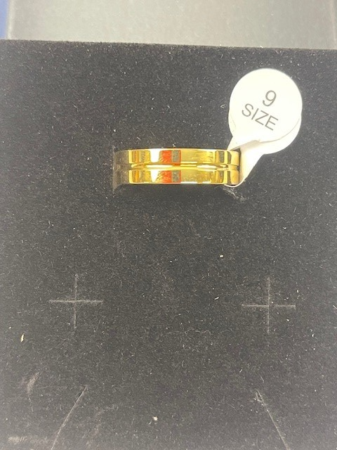 Magiie Ring Gold Ring size 9