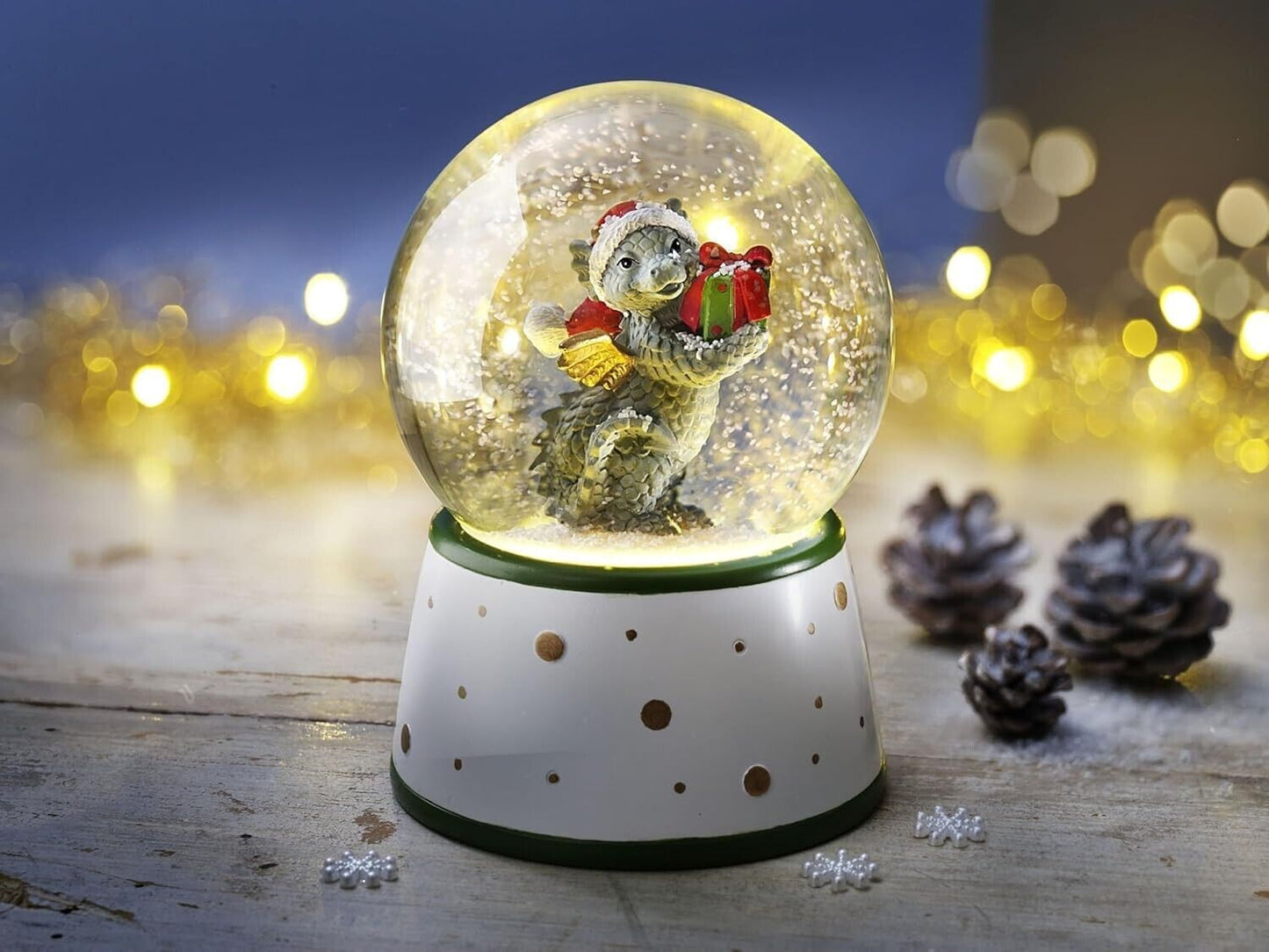 LED-Schneekugel Drache Niko - Glaskugel mit Weihnachtsdrache - Integrierte Beleu