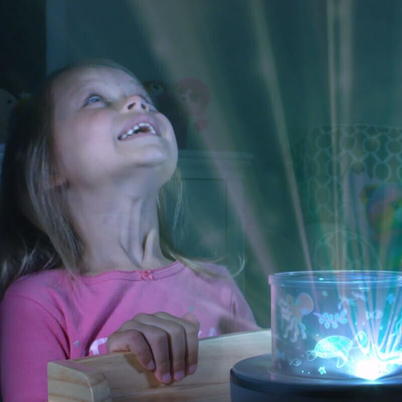 Nachtlicht-Projektor Dreamtastic Zaubert Traumwelten ins Kinderzimmer Nachtlicht
