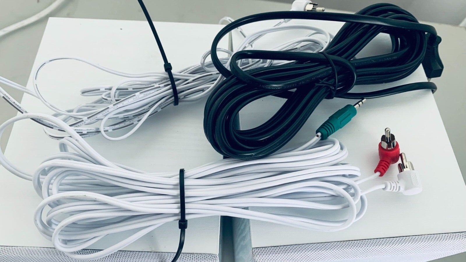 Empire Media EMSP.WB64WHITE 64-W-Lautsprecher, weiß (2-Wege, kabelgebunden, Cinc