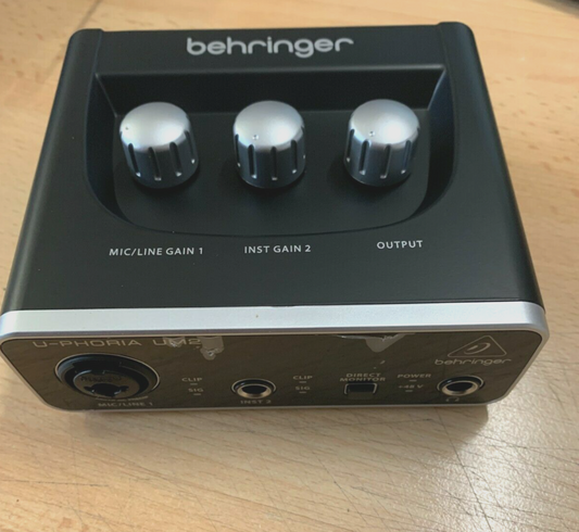 Behringer UM2 Audioschnittstelle - Schwarz