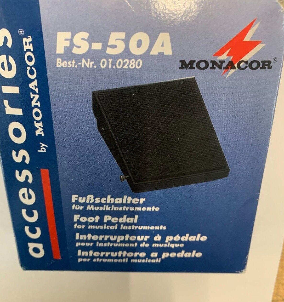 MONACOR FS-50A Fußpedal für Gitarrenverstärker, 3-m-Anschlusskabel, schwarz