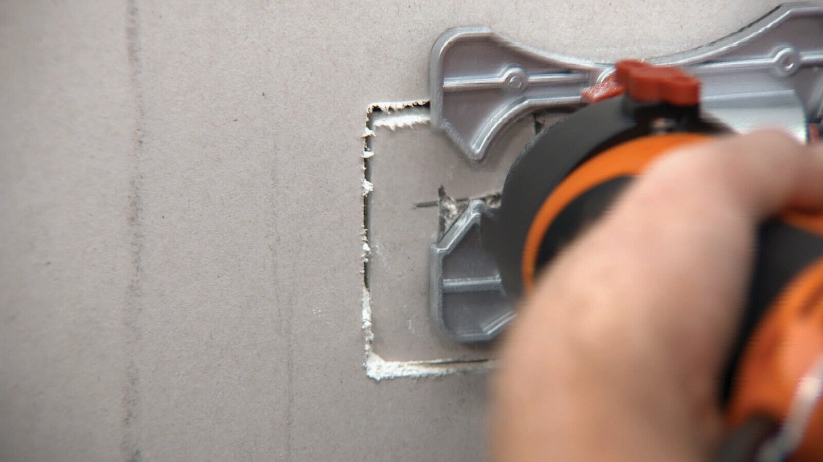 Twist-A-Saw - Multitool, bohrt und sägt mit nur einem Aufsatz