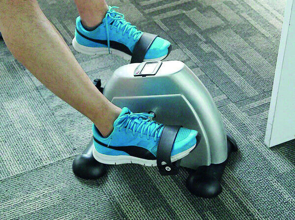 Pedaltrainer Bewegungstraining für Beine oder Arme mit LCD-Display Farbe: silber