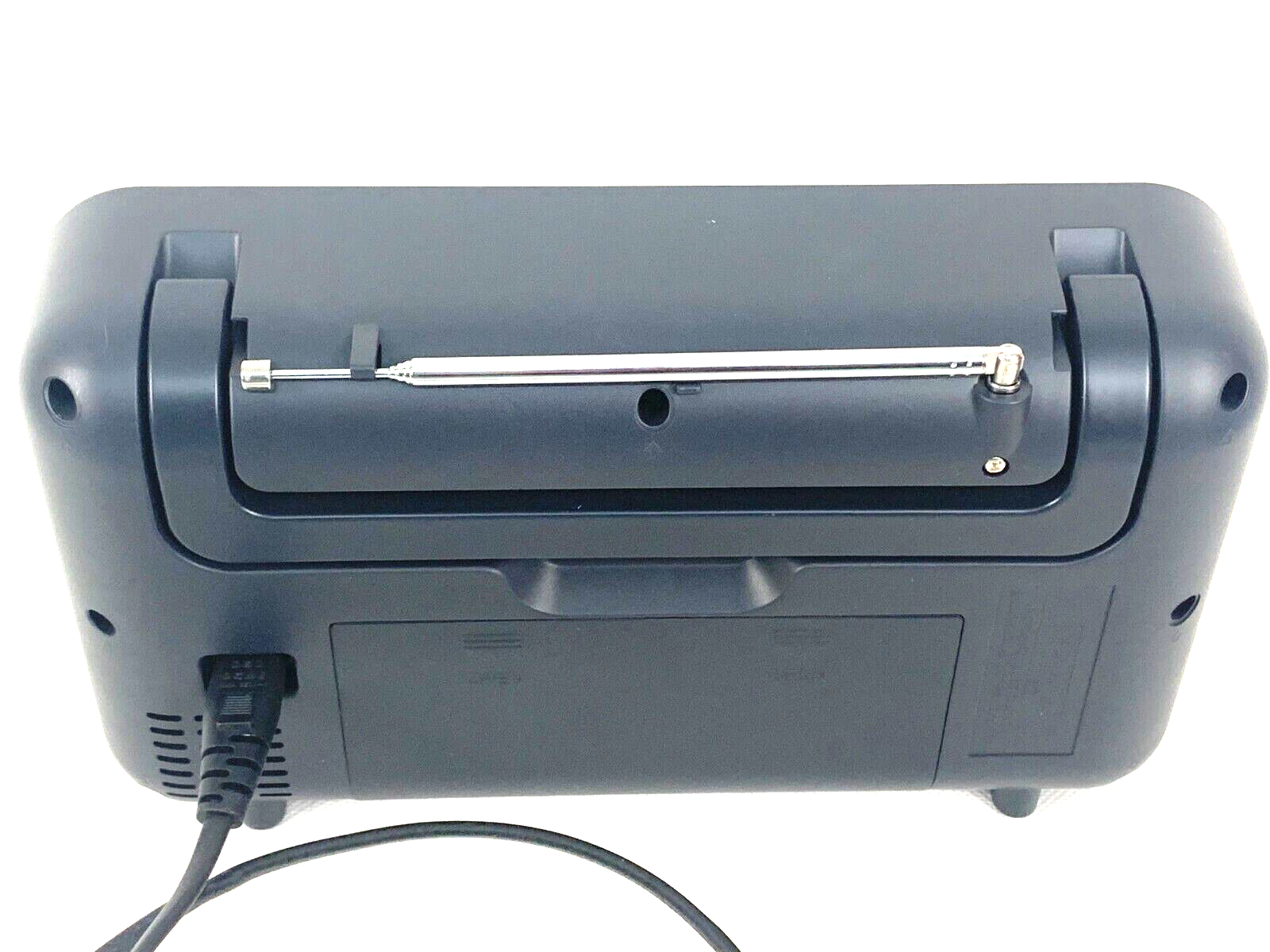 A01 Muse M-091 R Tragbares Radio (UKW/MW) mit Senderspeicher, Uhr- Weckfunktion
