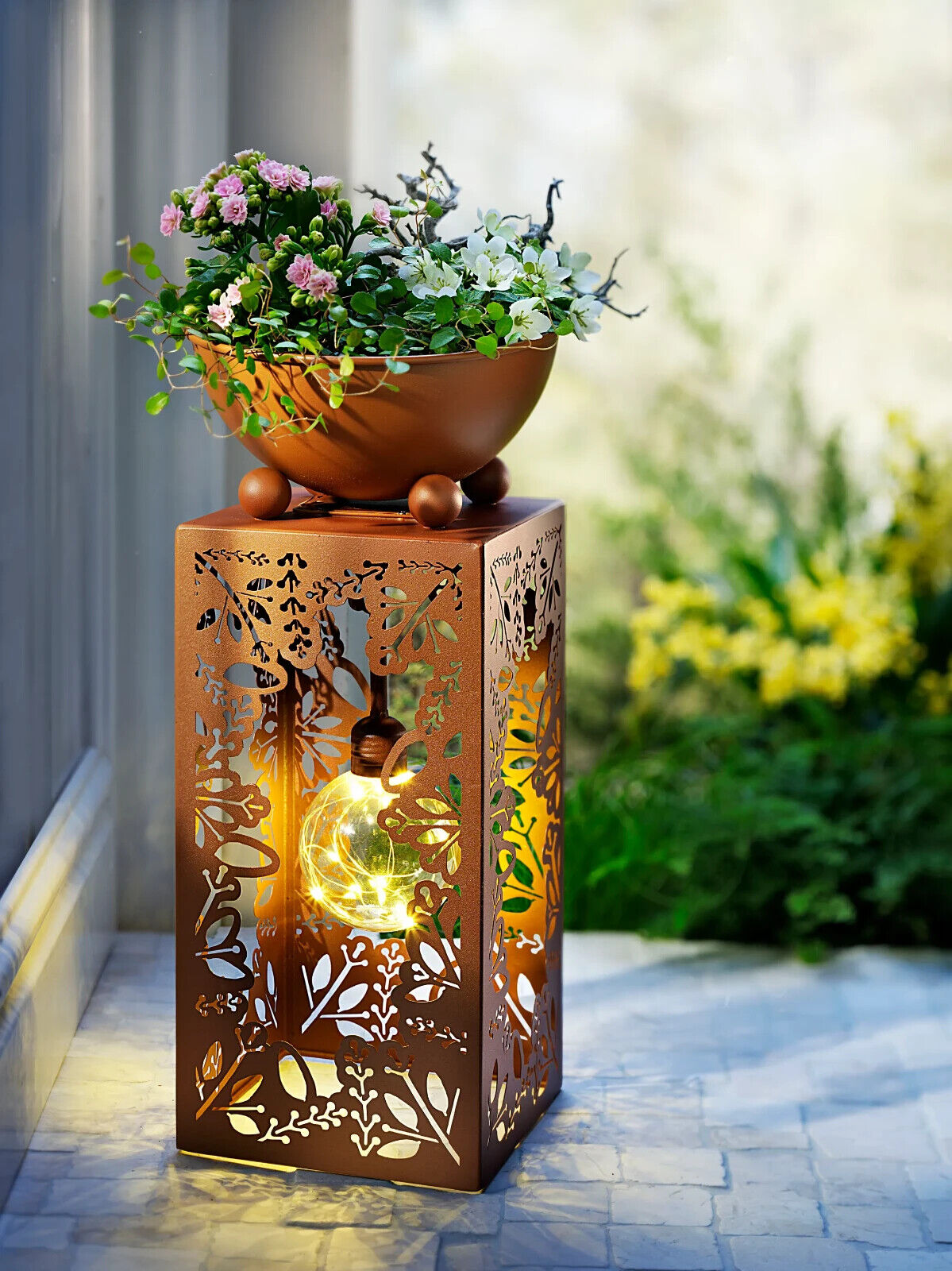 LED-Pflanzsäule "Blumen" mit Kugelleuchte, 40cm