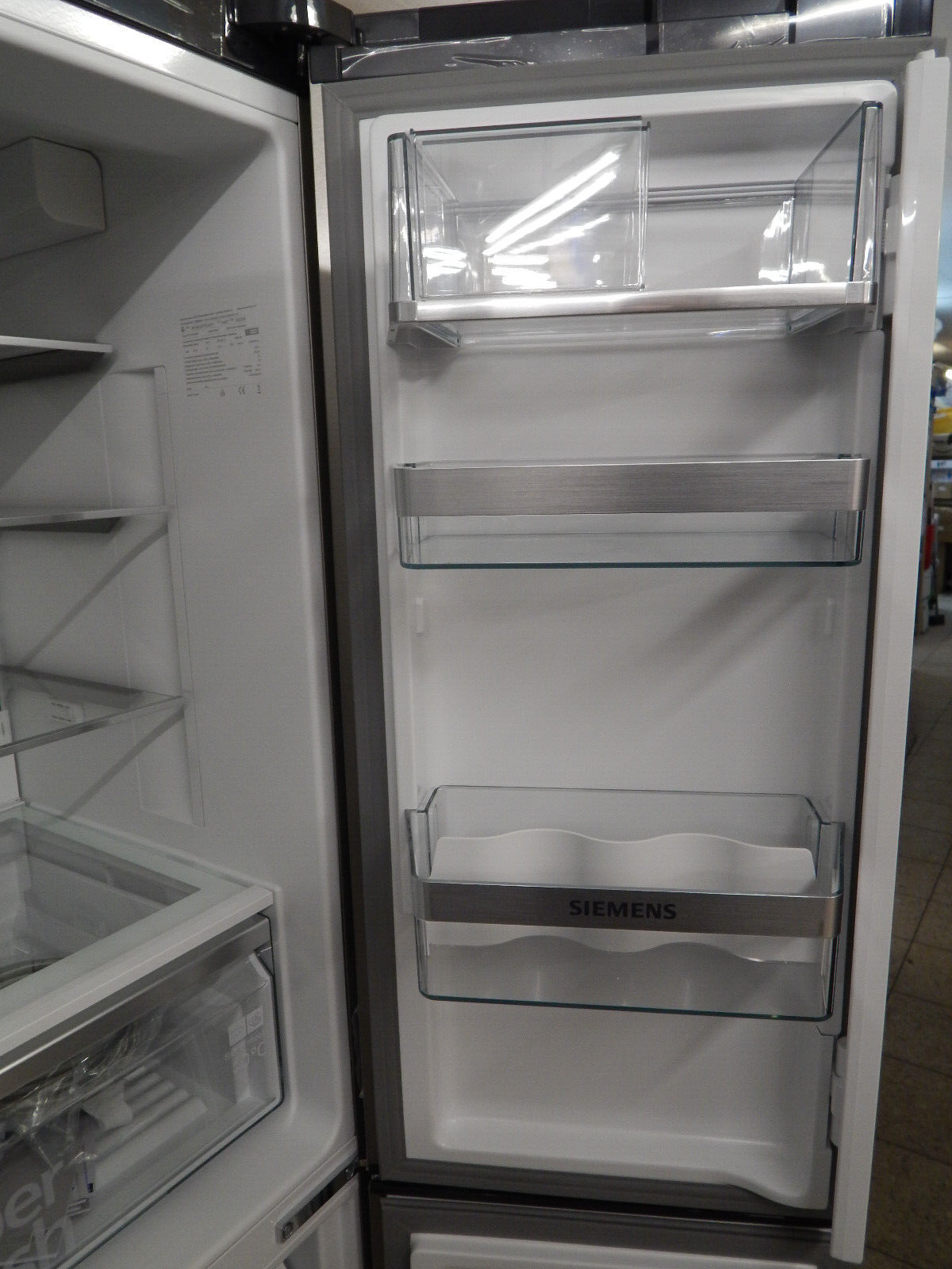 Siemens Multi Door iQ700 KF96DPPEA Stand Kühl-Gefrierkombination Side-by-Side