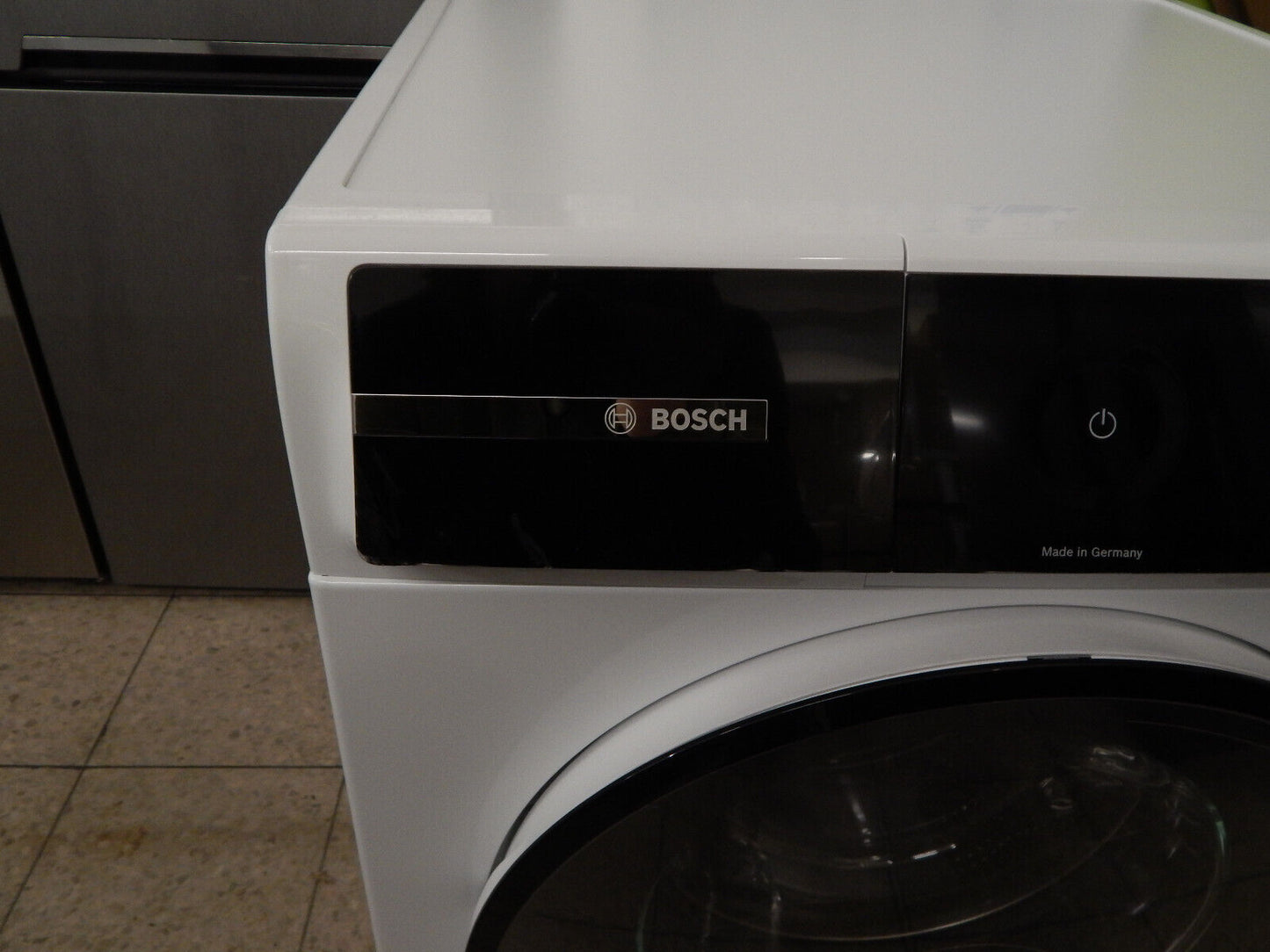 Bosch Waschmaschine Serie 8 WGB256040, 10kg Mengenautomatik 1600U/min in Weiß