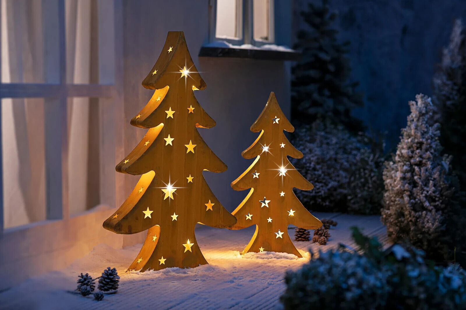 Tannenbaum mit LED-Lichterkette (Größe: 60 cm) Garten Deko aus Metall in Braun