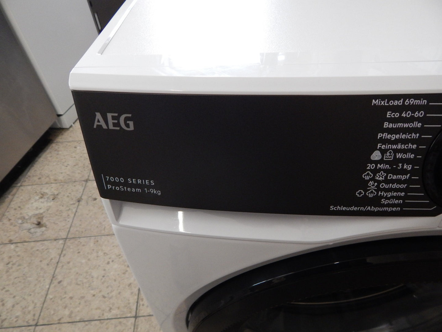 AEG Waschmaschine Serie 7000 mit ProSteam-Technologie LR7FA69FL, 9kg, 1400U/min