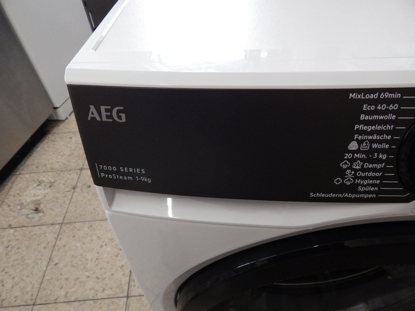 AEG Waschmaschine Serie 7000 mit ProSteam-Technologie LR7FA69FL, 9kg, 1400U/min