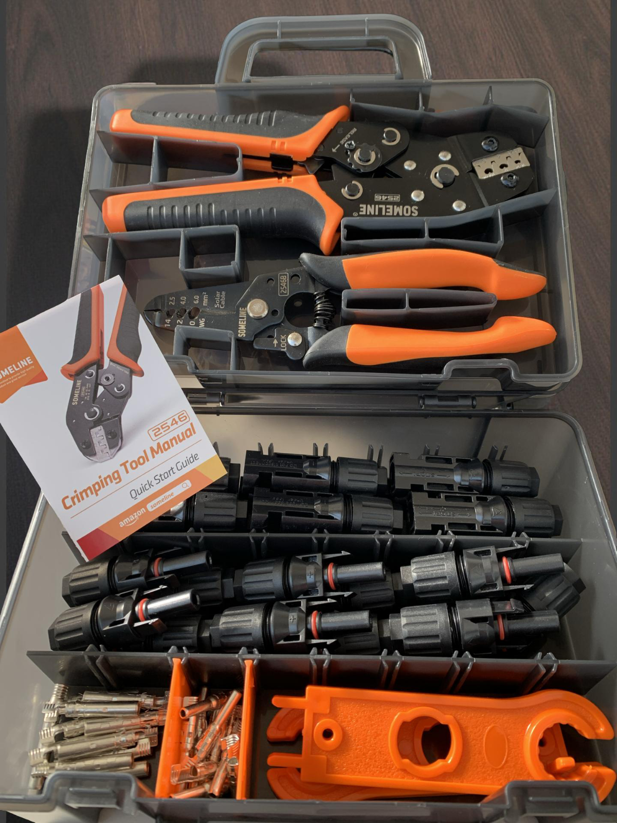 Tragbares Solarstecker Set mit Crimpzange und Schraubenschlüsseln für Techniker