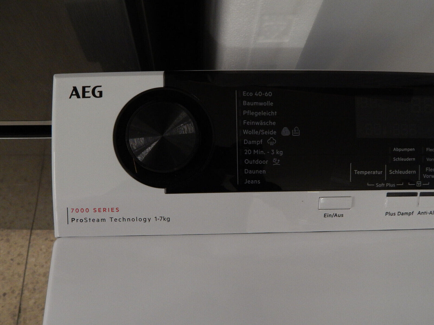 AEG Waschmaschine Toplader 7000 LTR7C37STL Mengenautomatik 1300 U/min Weiß 7 kg