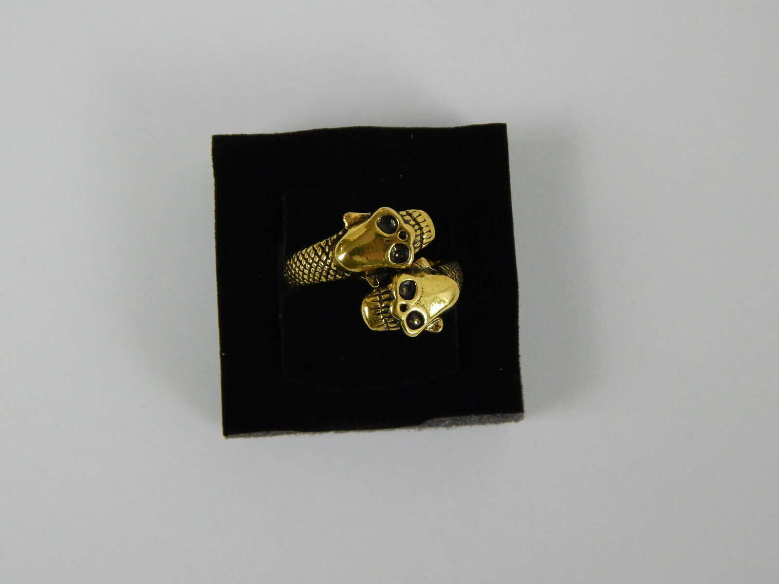 Magie Ring aus Edelstahl Damenring Herrenring mit Drachenmotiv Größenverstellbar
