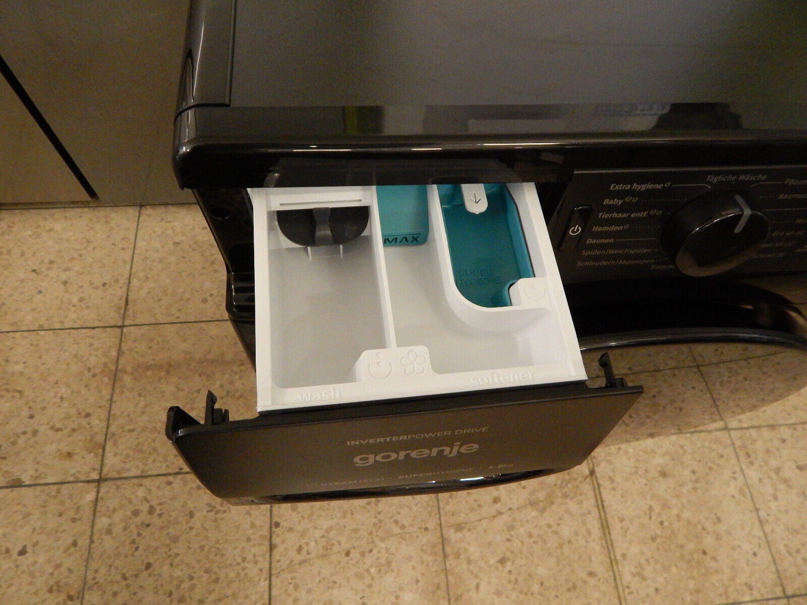 Gorenje 8kg Waschmaschine WNFHEI 84 ADPSB, 1400U/min Dampffunktion in Schwarz