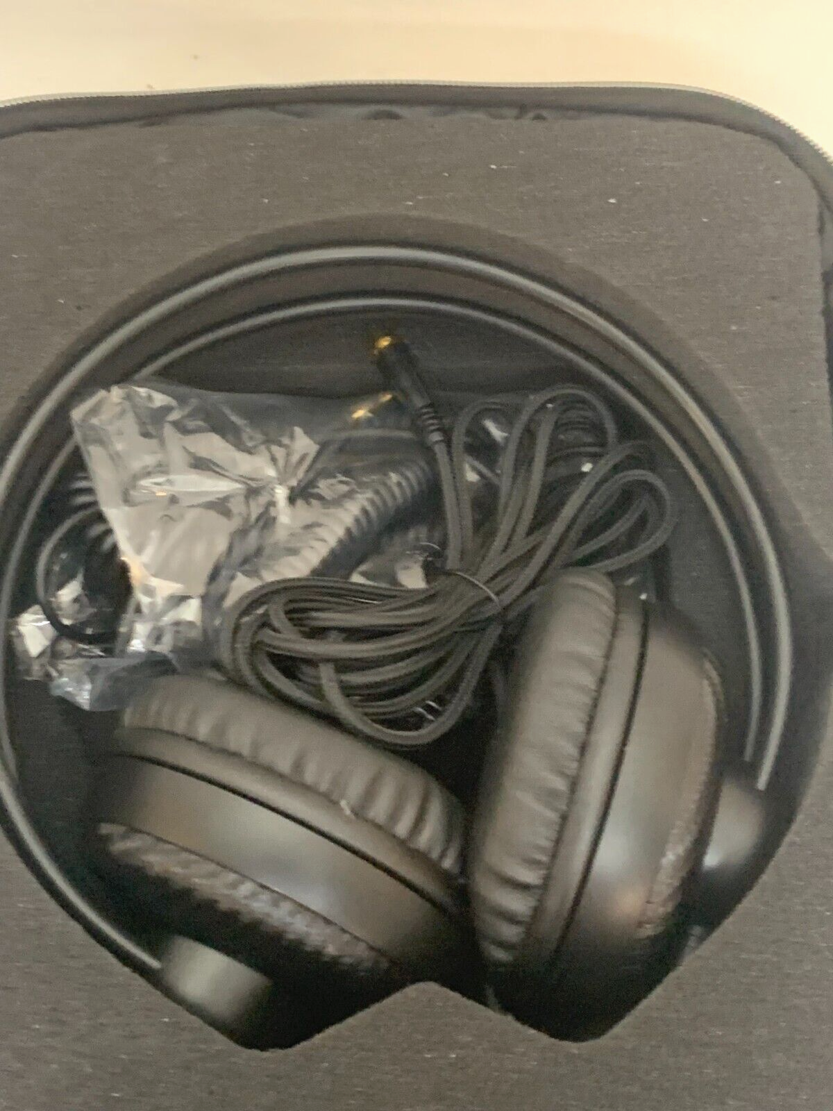 Nowsonic,310648,Prinz AA8Studio Kopfhörer der gumi zwischen den Bügel fehlt