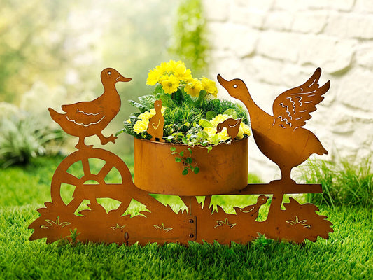 Gartenstecker mit Pflanztopf "Gänsefamilie"