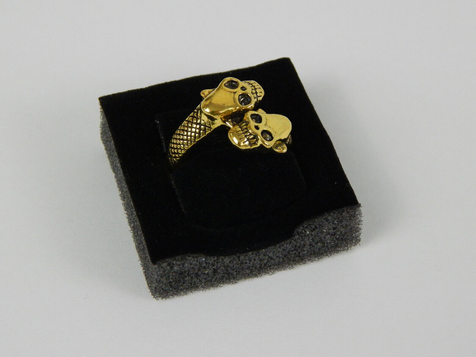 Magie Ring aus Edelstahl Damenring Herrenring mit Drachenmotiv Größenverstellbar