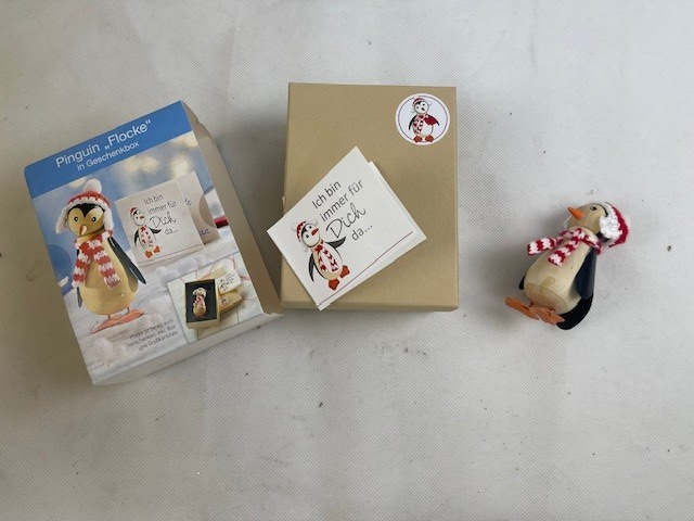 Pinguin "Flocke" in geschenkbox