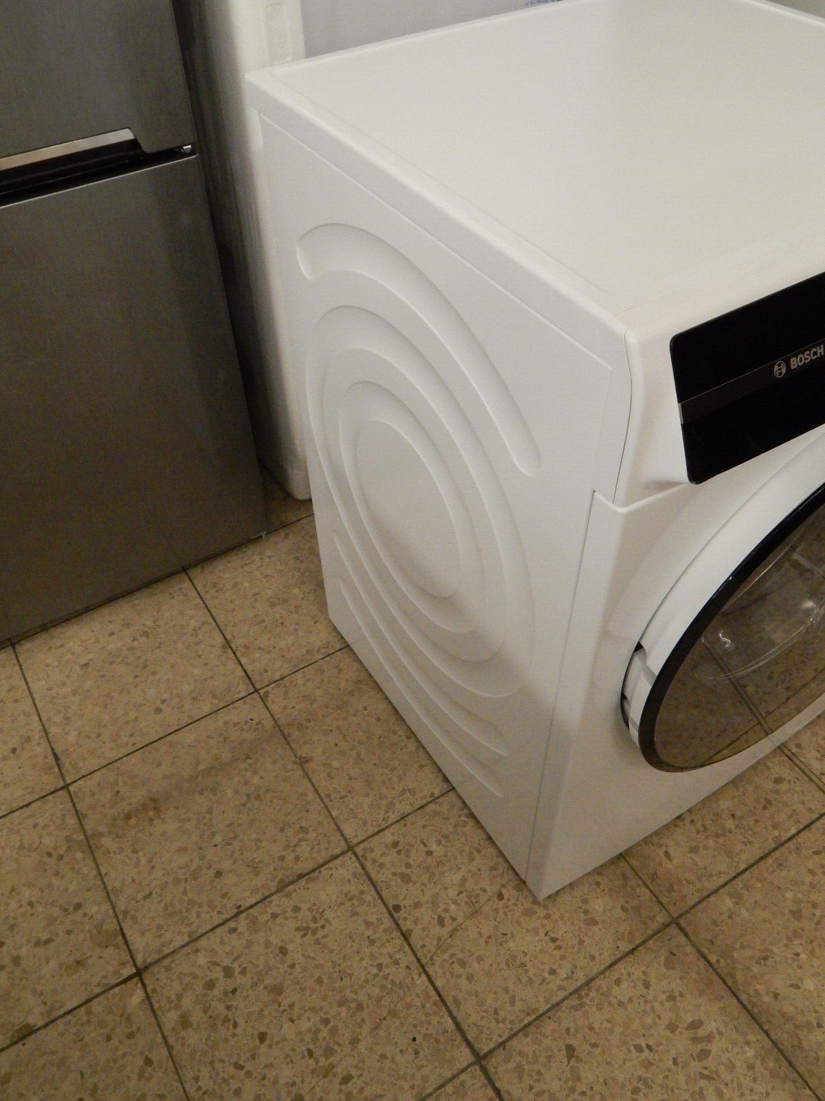 Bosch Waschmaschine Serie 8 WGB256040, 10kg Mengenautomatik 1600U/min in Weiß