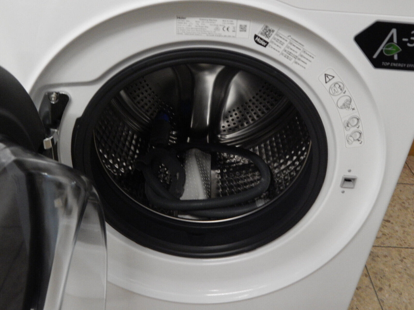 Haier 11 kg Waschmaschine HW110-B14979U1, Mengenautomatik 1400U/min in Weiß