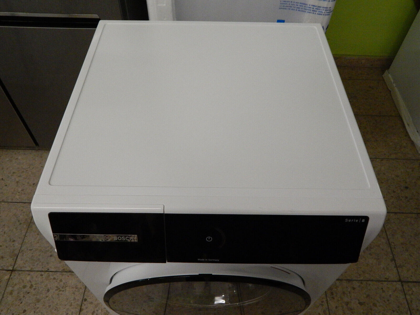 Bosch Waschmaschine Serie 8 WGB256040, 10kg Mengenautomatik 1600U/min in Weiß
