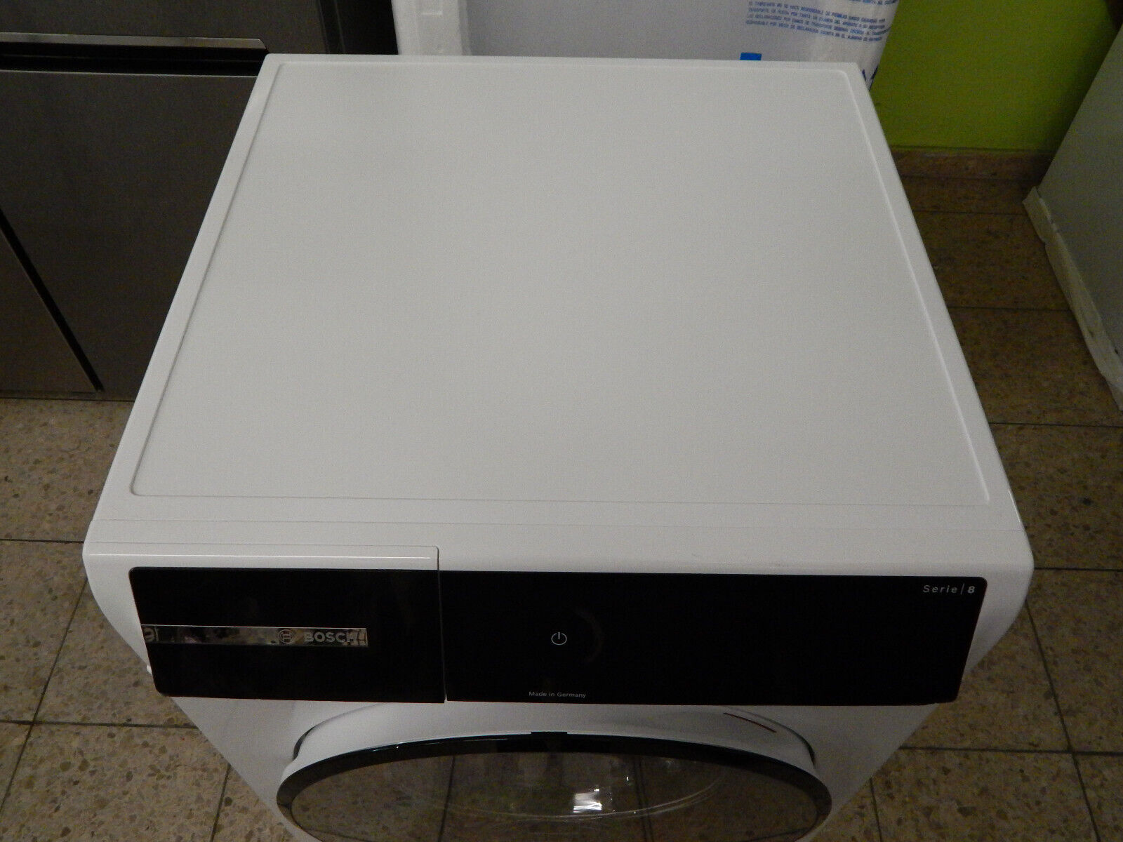 Bosch Waschmaschine Serie 8 WGB256040, 10kg Mengenautomatik 1600U/min in Weiß