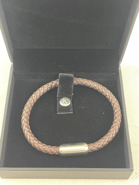 K-08-Armband-Verschluss-silber-leder-Braun-23cm