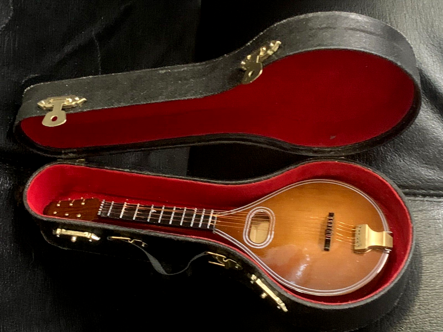 Gewa 980640 Miniaturinstrument Mandoline im Etui, ca. 15 cm