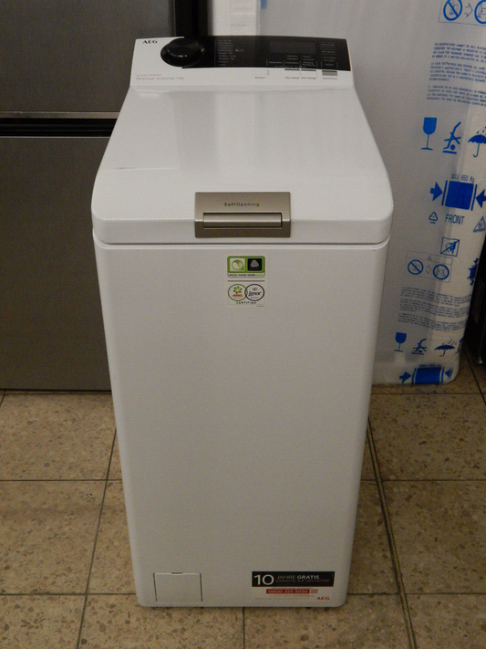 AEG Waschmaschine Toplader 7000 LTR7C37STL Mengenautomatik 1300 U/min Weiß 7 kg